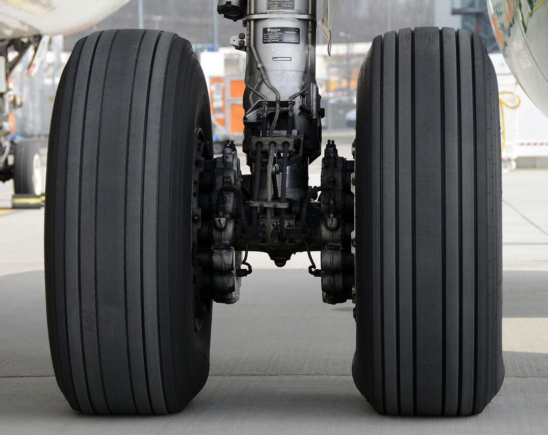 main landing gear, plane, bikes, tire, chassis, large, close up, roll, ride, plane, plane, plane, plane, plane